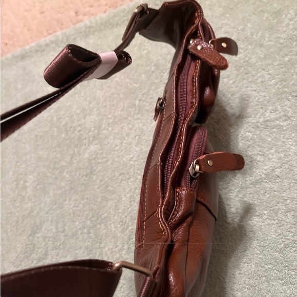 Brown Genuine Leather Sling Bag Crossbody — New with Tag/Unisex style - Picture 5 of 7